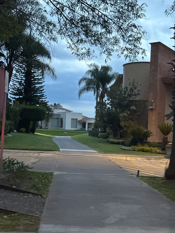 Residential street scene documented in San Bernardino Tlaxcalancingo