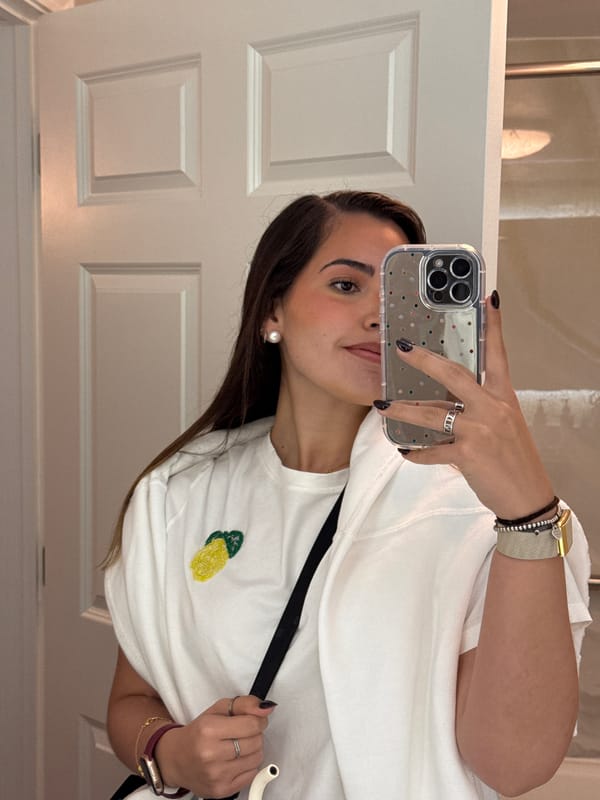 Woman documents afternoon selfie session across San Antonio locations