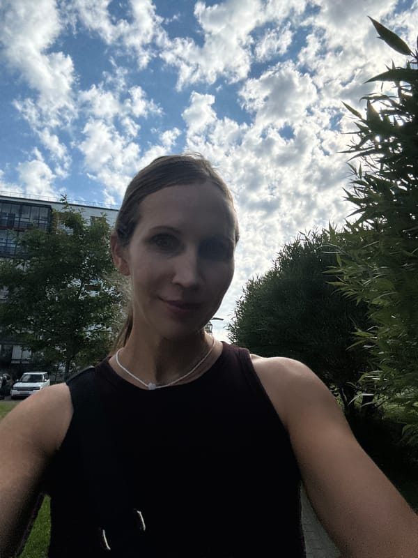 Sidewalk selfie outside a Vsevolozhsk apartment block
