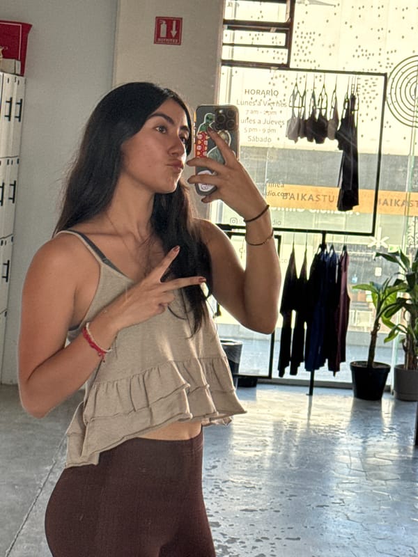 Early morning social media and fitness activities in Puebla