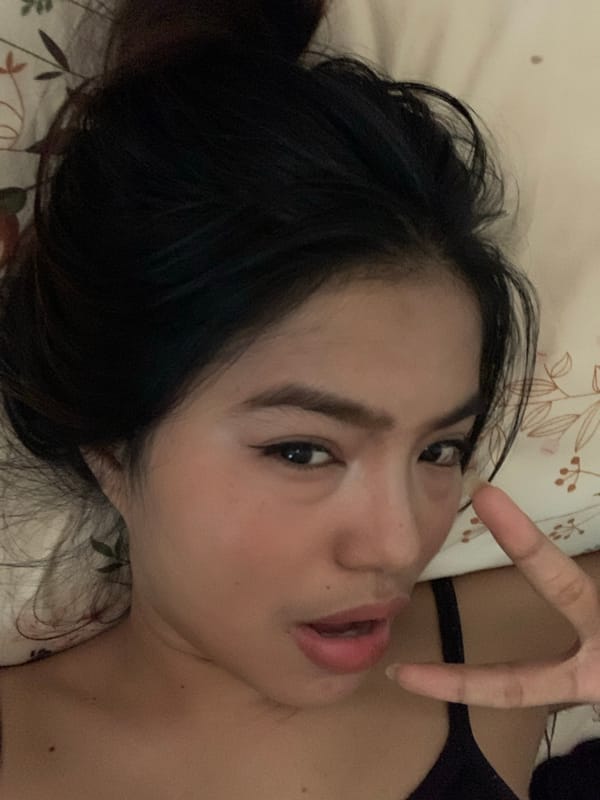 Woman captures series of intimate selfies during early morning