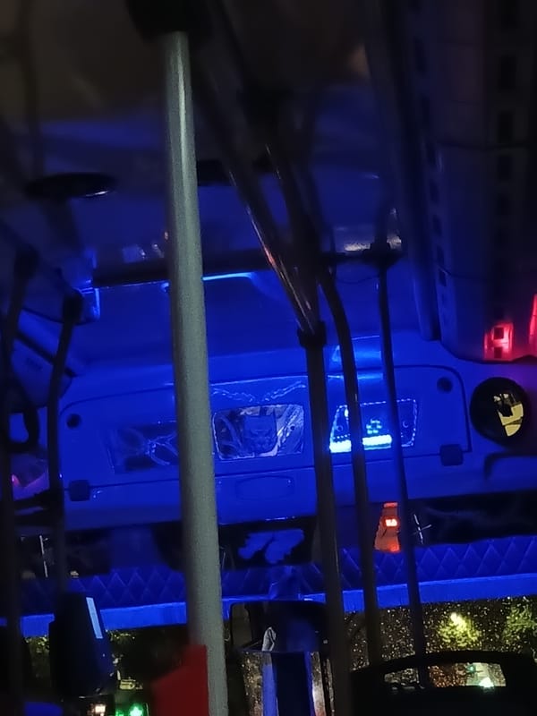 Night bus ride captured in Buenos Aires