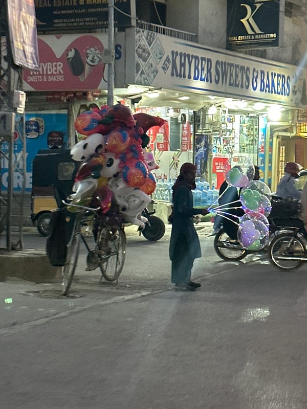 Street vendors and loaded motorcycle spotted in Quetta