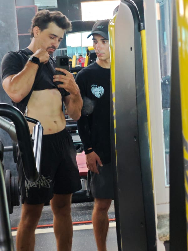 Gym session and selfies in Nha Trang on a June morning