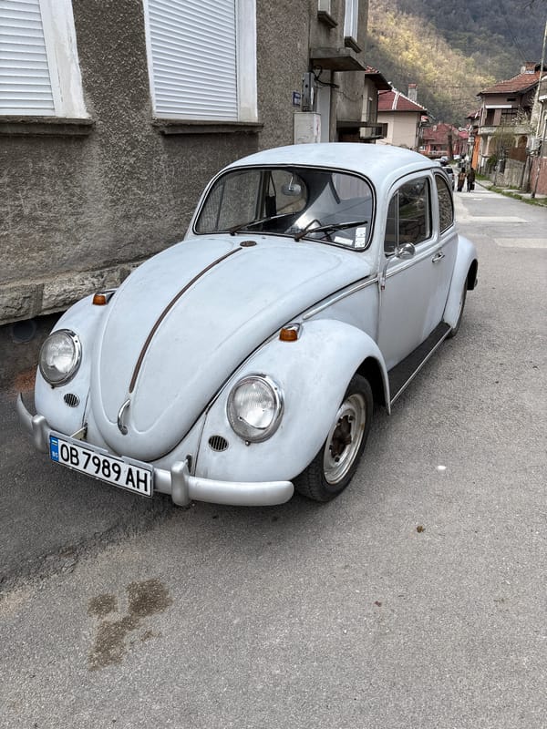 White Volkswagen Beetle spotted parked in Teteven, Bulgaria