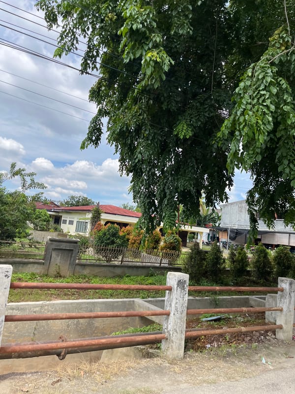 Street-level look at a quiet Langsa morning