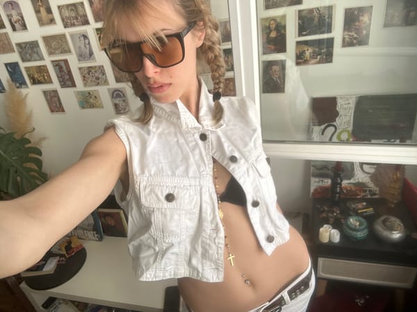 Fashion selfies and promotional content shared in Pantin