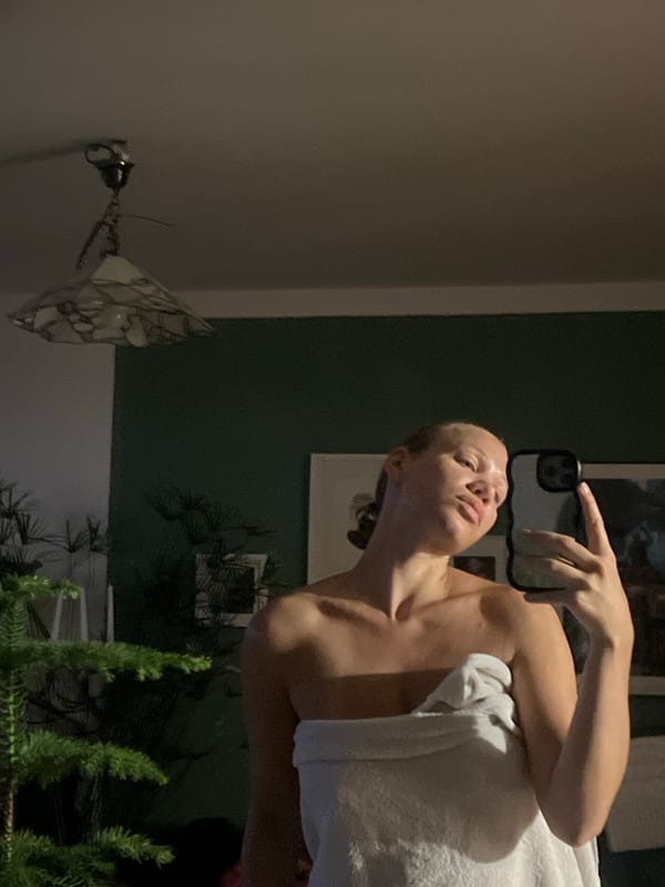 Relaxed evening selfie session at home in Mühldorf