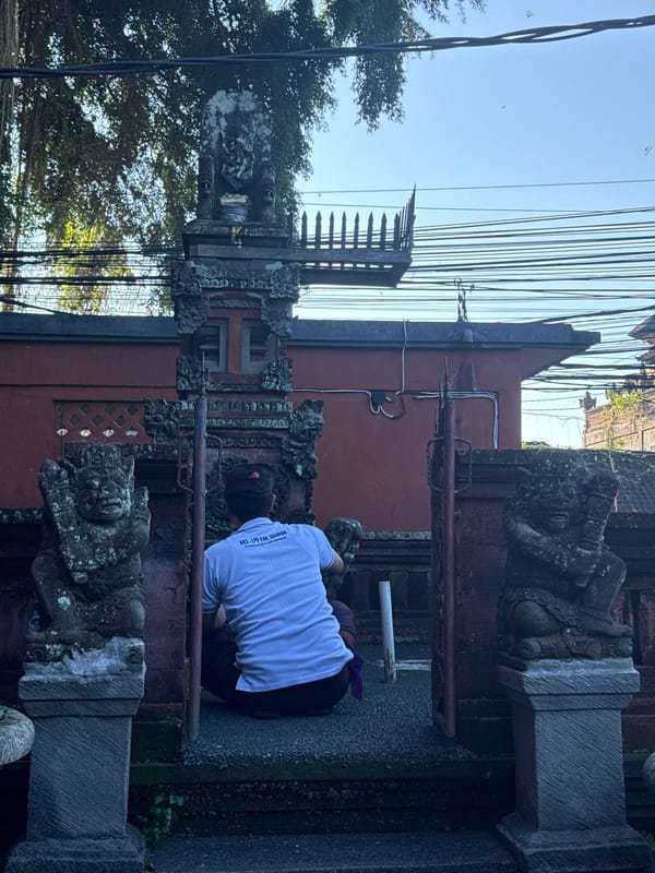 Nighttime temple visit observed in Ubud's historic district