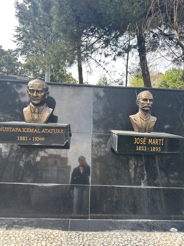 Bronze monument busts documented in Esenyurt green space