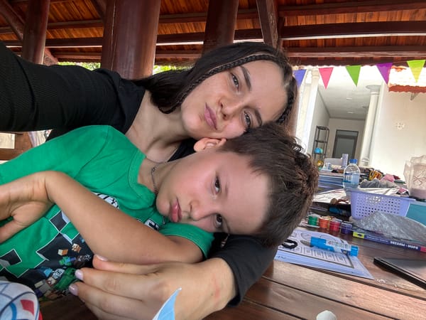 Family moments captured in early morning photography session, Mũi Né