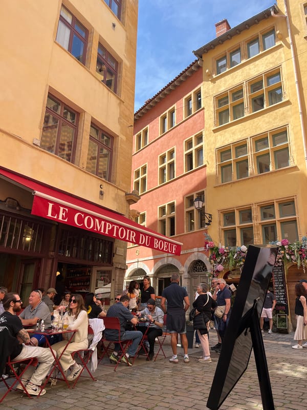 Weekend brunch scene unfolds at Lyon restaurants