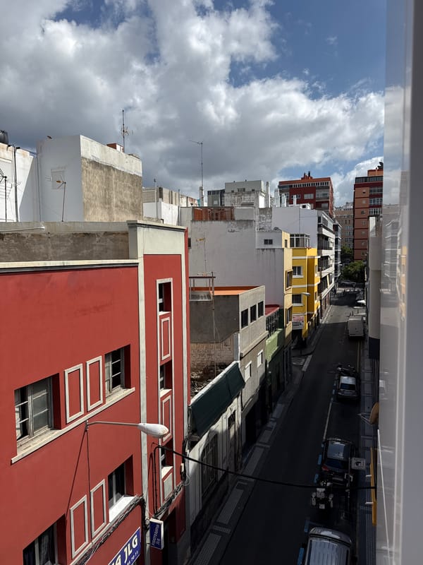 Private moments captured in Las Palmas residential setting