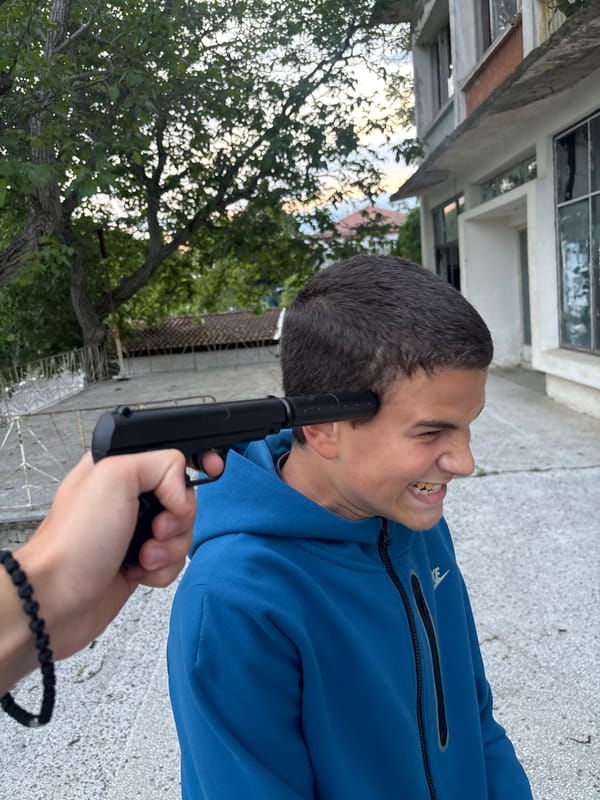 Armed confrontation captured on video in Bulgarian town