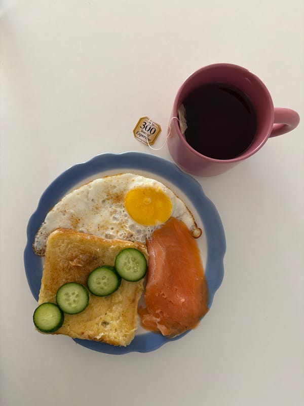 Sunday morning scenes in Tel Aviv: breakfast, dogs playing, social posts