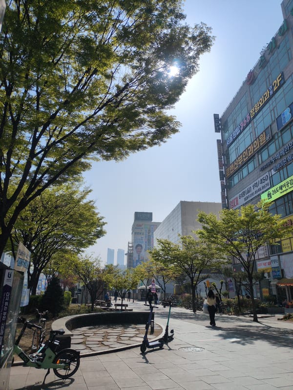 Witness documents everyday street scenes across Bucheon-si, South Korea