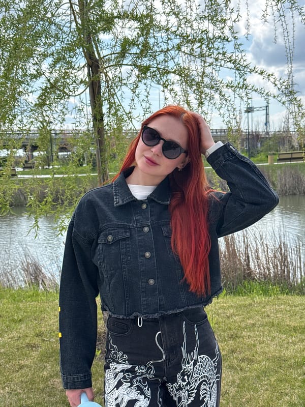 Spring portraits and blossoms captured along Rostov-on-Don waterfront