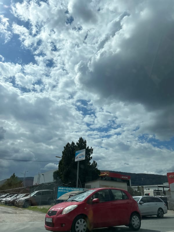 Red Kia Yaris spotted at dealership in Shumen, Bulgaria