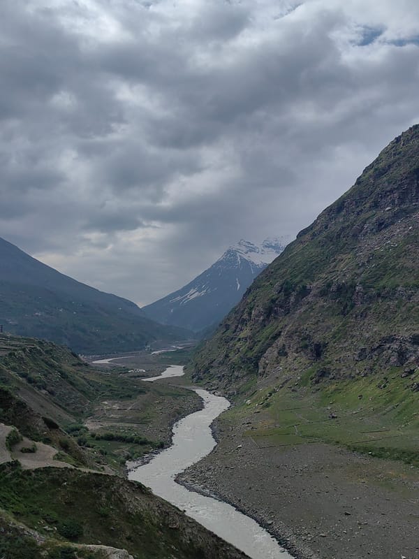 On the road through Sissu's river valley and mountain passes