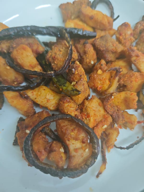 Evening food and nighttime trees documented in Chongqing