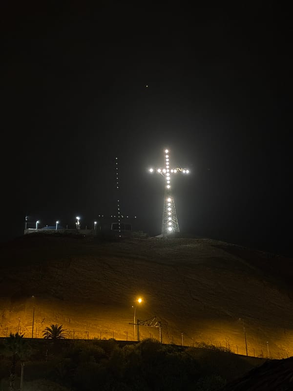 Illuminated cross observed atop Morro Solar hill in Chorrillos