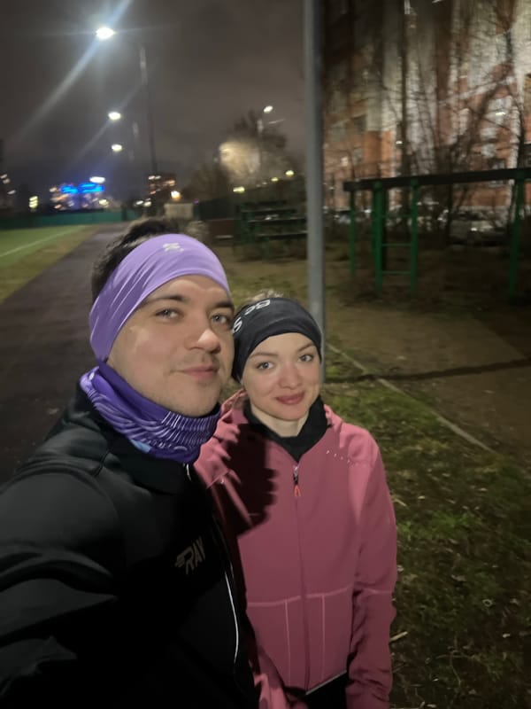 Evening street life captured across Kazan, Russia