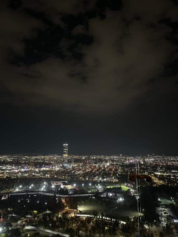 Nighttime scenes across Puebla captured by witnesses