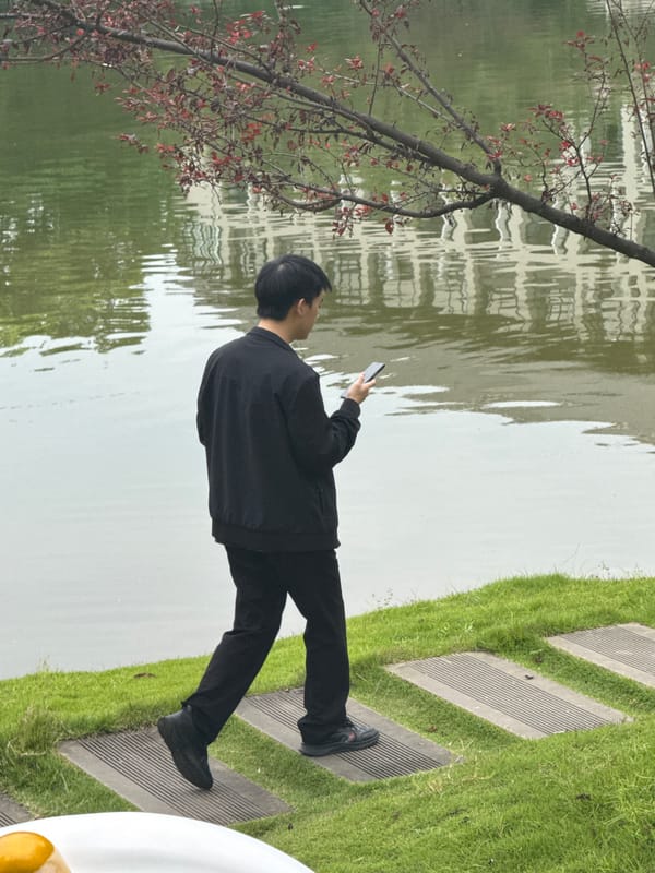 Morning life captured around Jiangjin waterfront and park areas