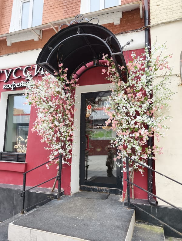 Spring morning street scenes captured across Saratov, Russia
