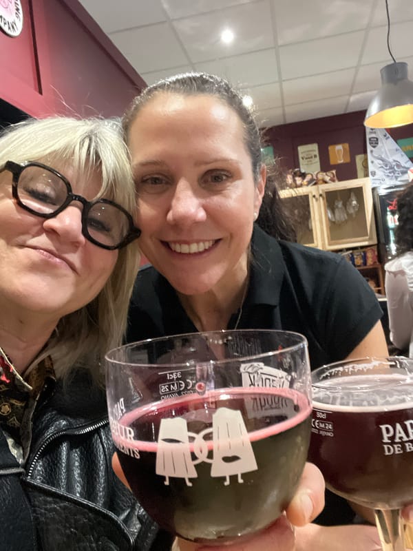 Women selfie, live band performance at Montbrison bar