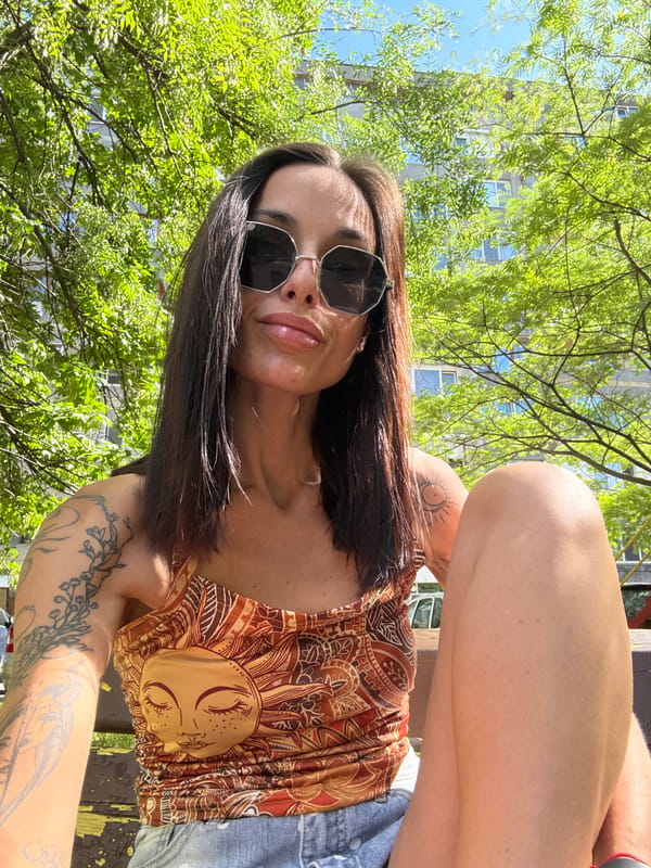 Photo session at graffiti wall in Pleven captures tattooed woman