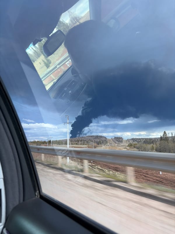 Dense plume observed from vehicle near Kliuchiki, Russia