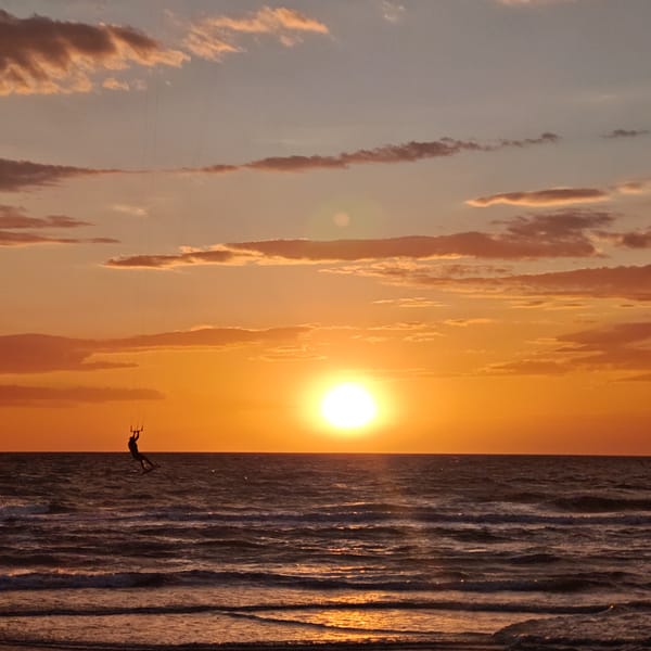 Kitesurfer performs sunset aerial display off Ukrainian coast