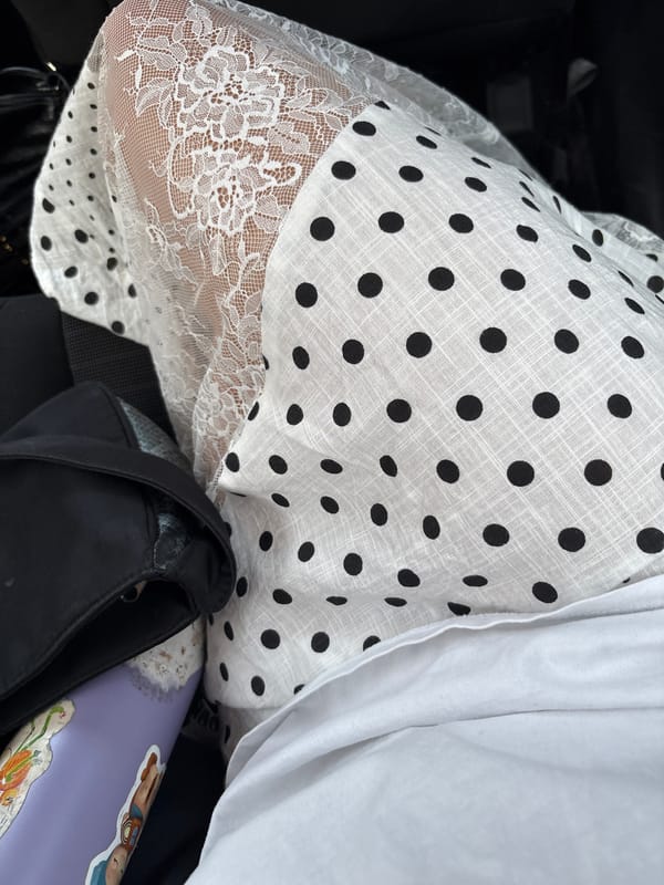 Fashion details documented in Huixquilucan de Degollado