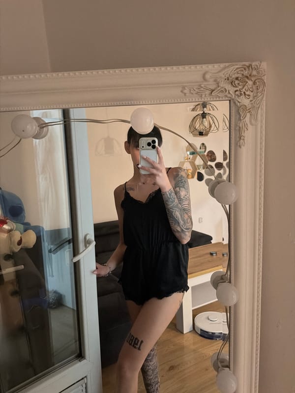 Evening at home in Plovdiv: selfies, succulents, and a robot vacuum