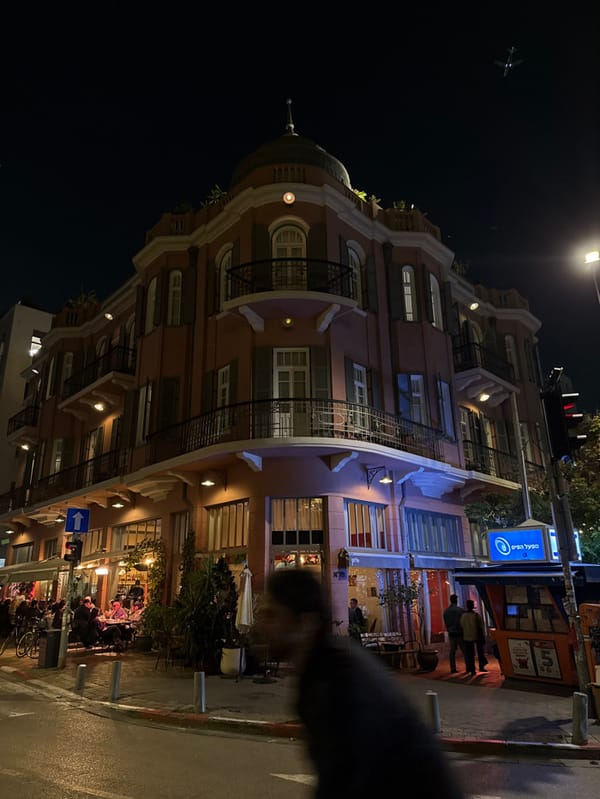 Tel Aviv evening life documented in 30 street scenes