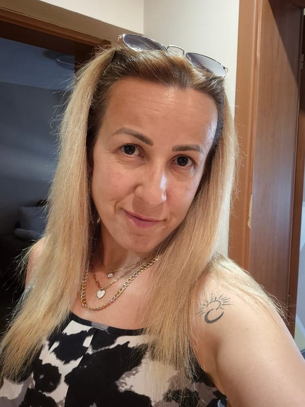 Casual selfie series across a summer morning