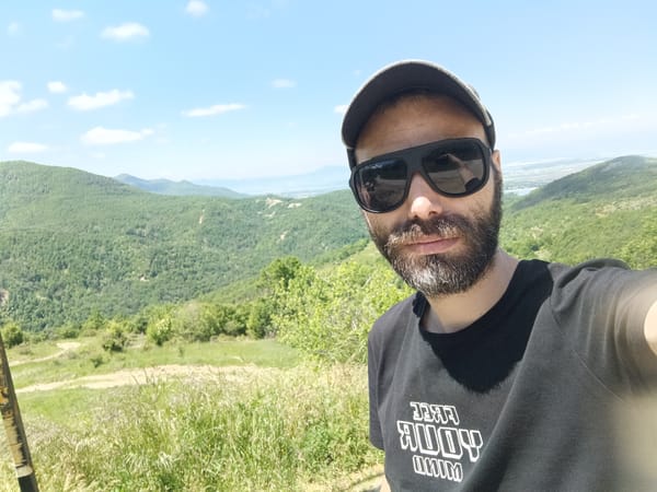 Tourist captures selfies at Bulgarian scenic overlook in Oreshets