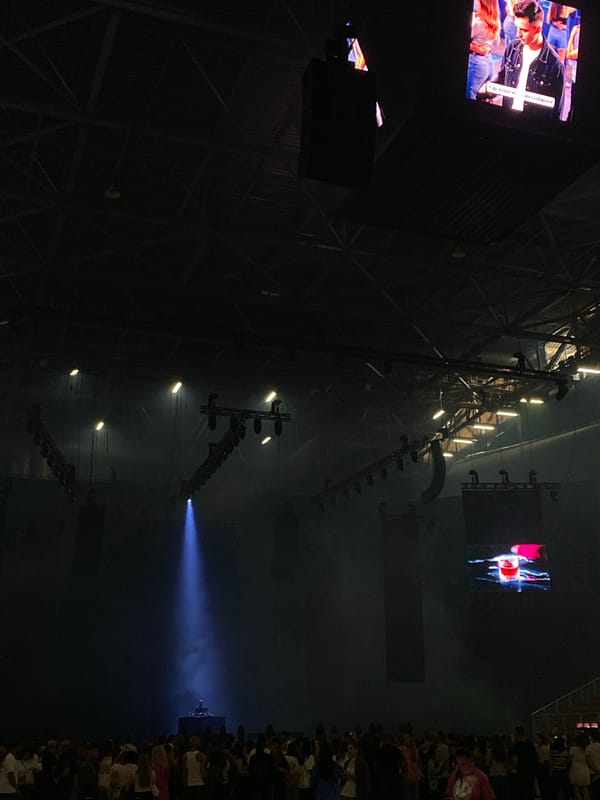 Performance draws crowd to Sofia arena venue
