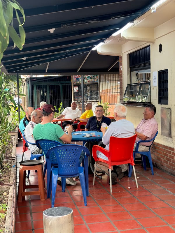 Evening scenes documented across Ciudad Guayana commercial districts