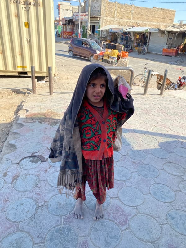 Young girl observed on Kandahar street during daylight hours
