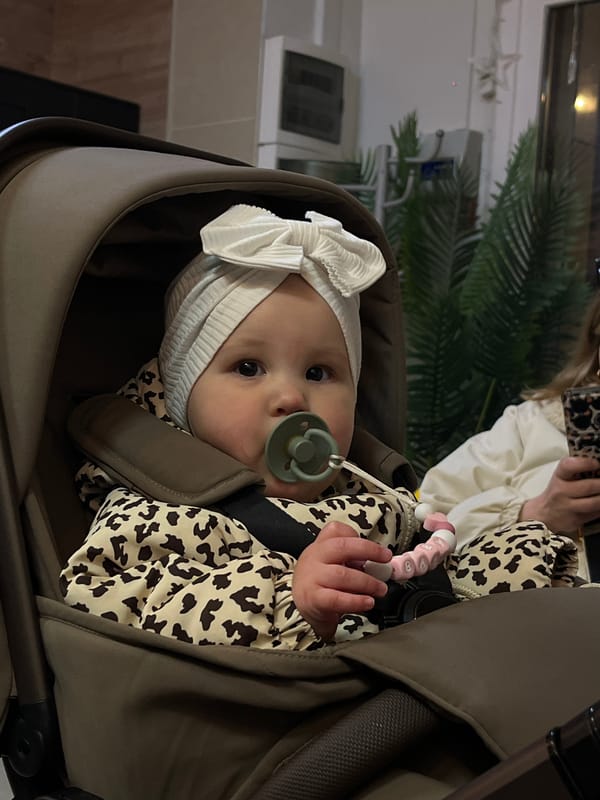 Everyday moments captured across Novopokrovskaya during evening hours