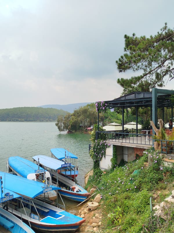Morning lakeside scene documented at Tuyen Lam Lake, Da Lat