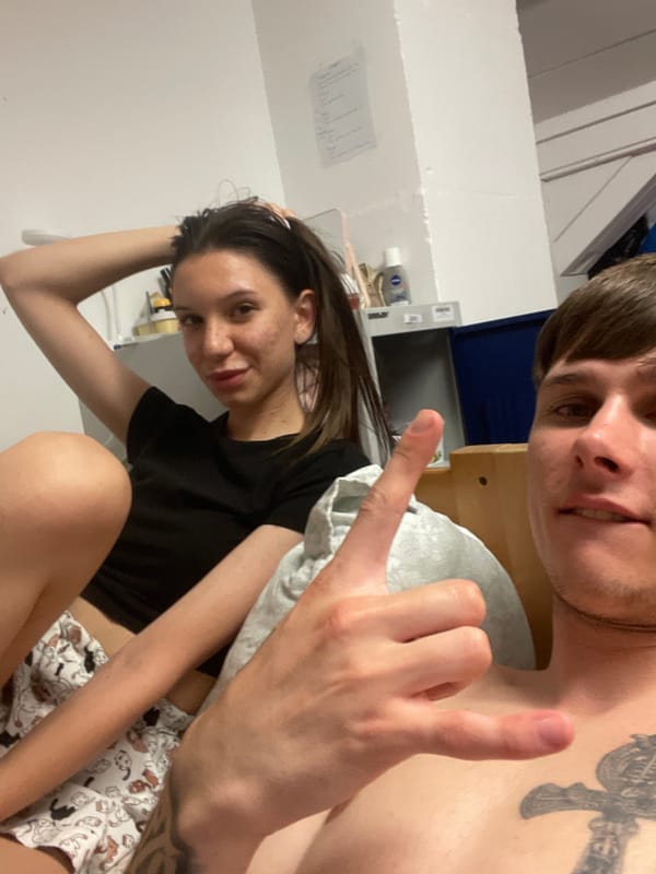 Hostel downtime in Grindelwald, quirky personal items and selfies