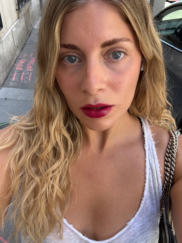Woman photographed in street portrait session in Paris