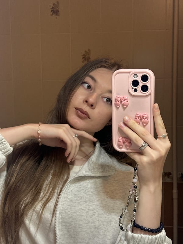 Woman takes series of bathroom selfies in Kazan
