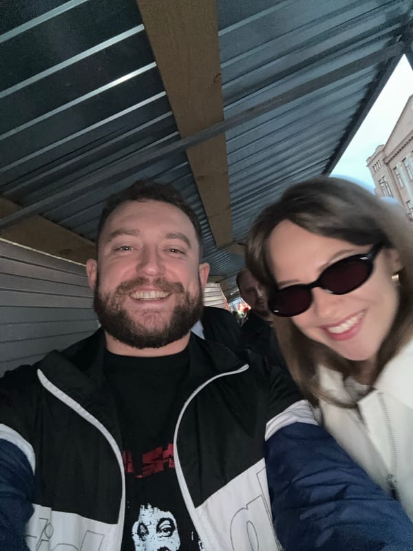 Krasnoyarsk evening scenes captured by witnesses, theater and streets