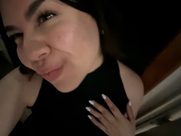 Woman photographed in close-up portrait in Tuxtepec