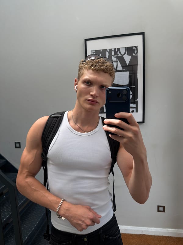 Selfie snapshots across London on a July morning
