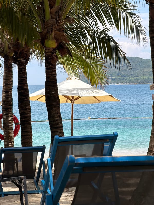 Tourist beach scene documented in Nam Nha Trang Ward